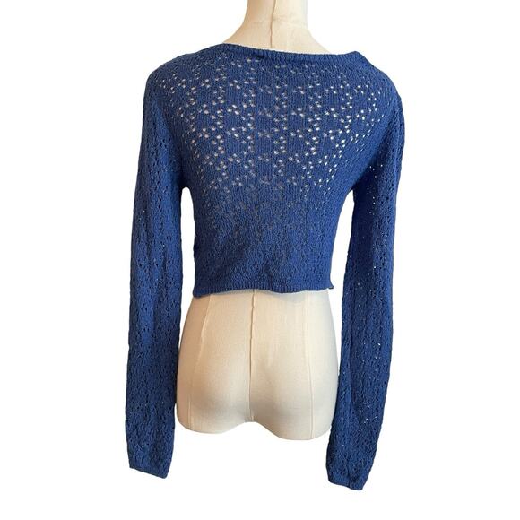 Pull & Bear Crochet Open Knit Cropped Sweater Size Medium Blue Casual Layering - Picture 2 of 6